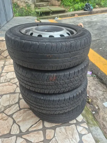 Pneus R13 165/70