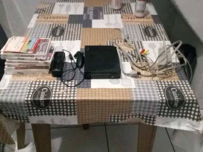 Nintendo Wii completo desbloqueado + 5 mídias físicas (descrição)