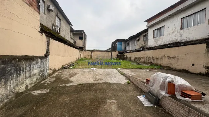 Terreno para alugar ou vender com 6,5X36m em São Vicente/SP
