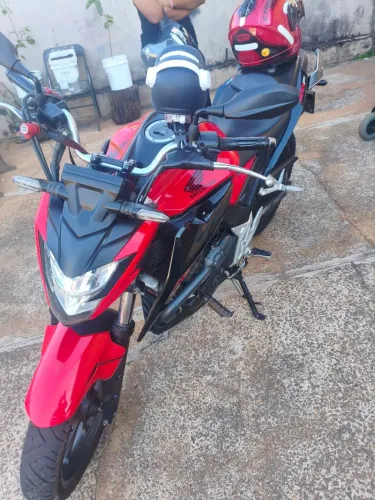 Troco por carro
