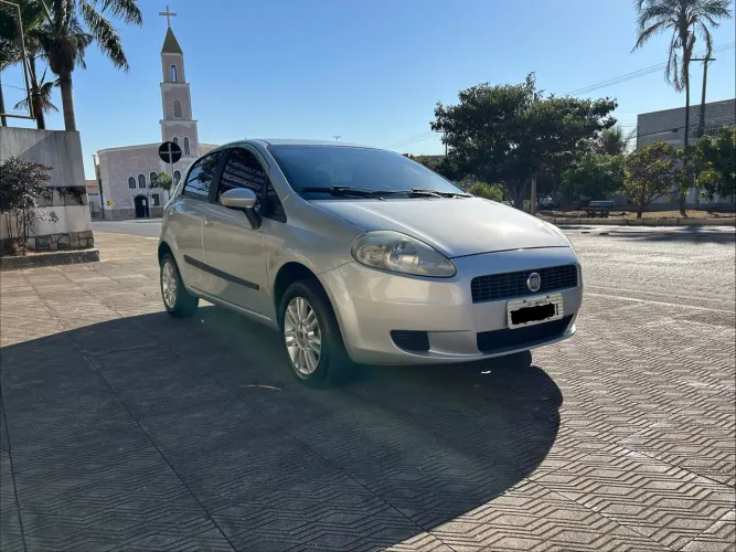 Fiat Punto Attractive 1.4 Fire Flex 8V 5P 2012