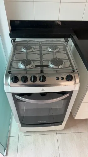 Fogão seminovo em perfeito estado