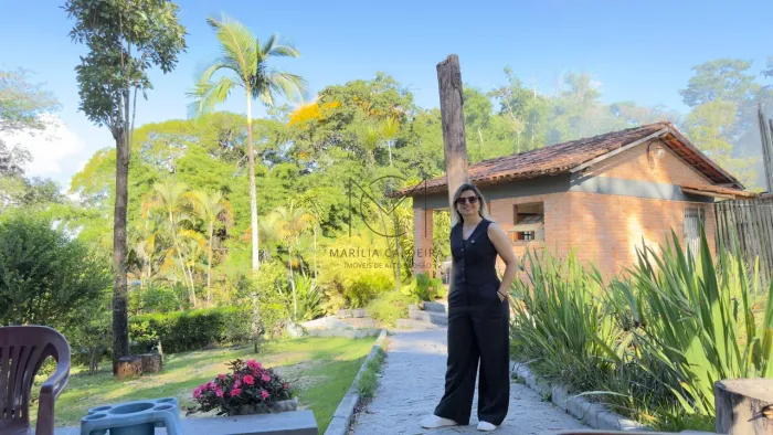 CONDOMÍNIO IPÊ AMARELO - Casa em Condomínio em Esmeraldas