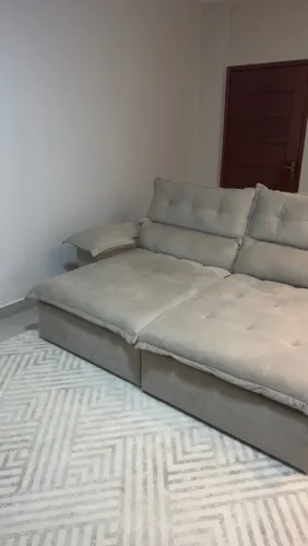 Sofá retrátil grande bege 6 meses de uso