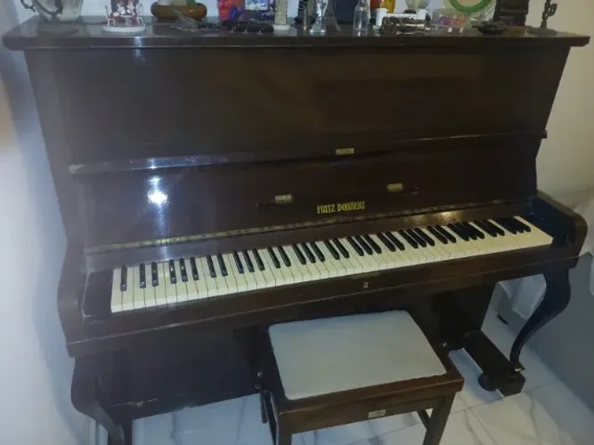 VENDO PIANO FRITZ DOBBERT