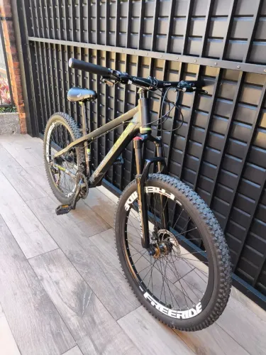 Venda bike contato: *