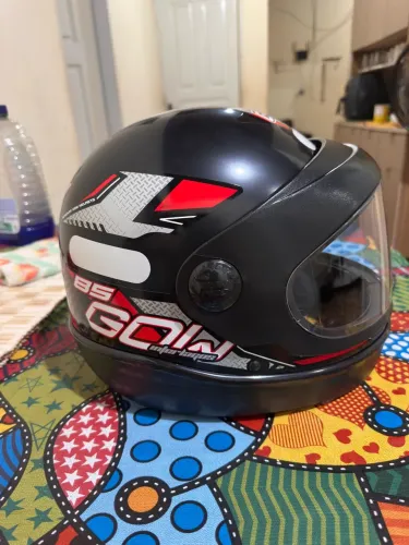 Capacete novo, nunca usado