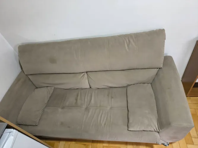 Sofá 3 lugares bege