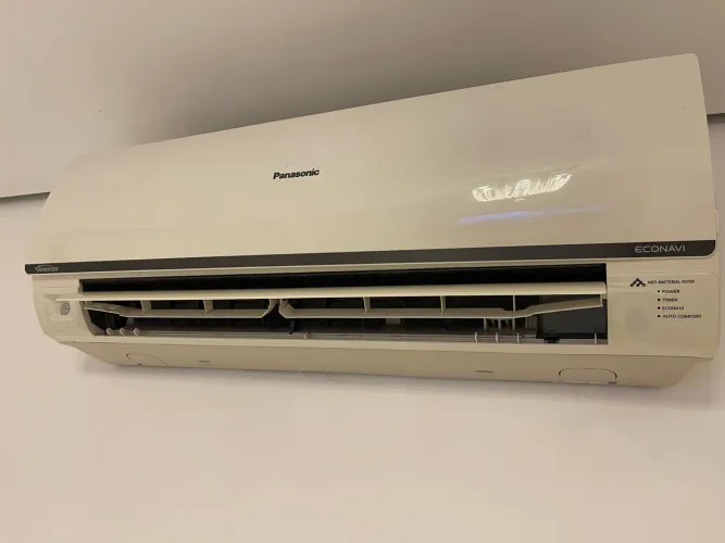 Split HW Panasonic Inverter 12.000 btus
