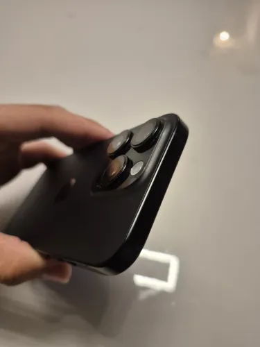 Apple Iphone 16 Pro (128 Gb) - Titânio-preto (Usado)