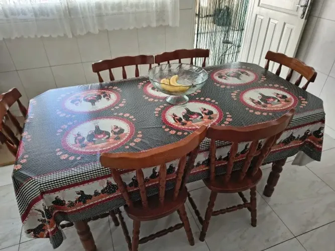 Mesa retangular de madeira