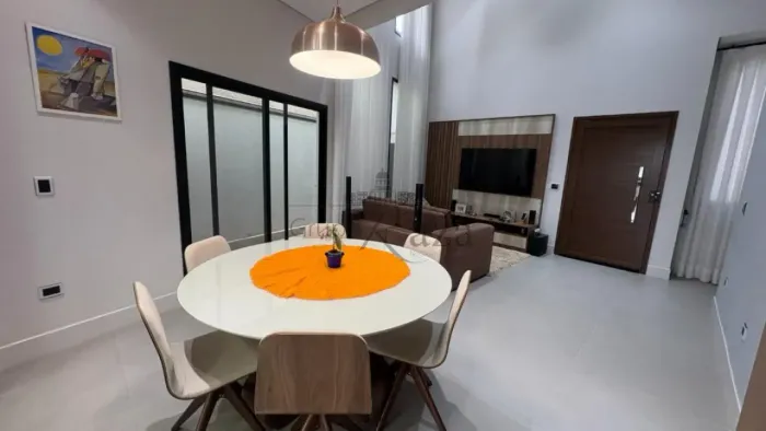 Casa em Condomínio - Condomínio Residencial Mantiqueira - 2 Dormitórios - 160m².