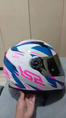 Capacete DRAZE original com a caixa e acessórios a mais