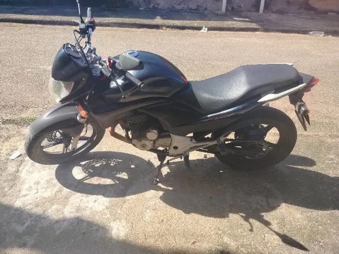 Vendo cb 300r 2011.