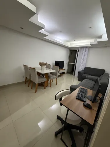 Alugo quarto mobiliado para mulher - Praia do Canto