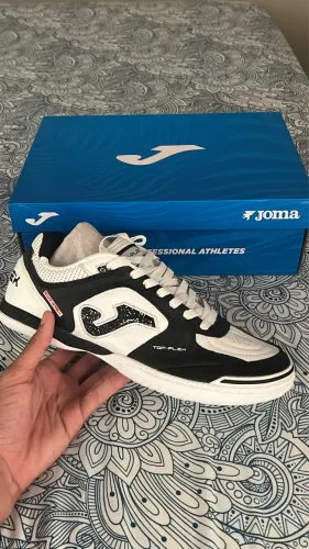 tênis/chuteira futsal