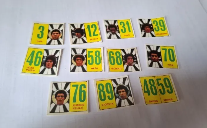 Lote de 11 figurinhas do Santos do album Tom Bol