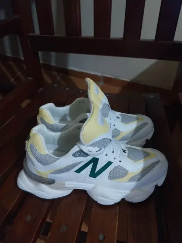 Vendo 1 par de tênis confortável e novo