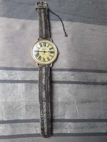 RELÓGIO VINTAGE MODELO QUEMEESTRAGADO