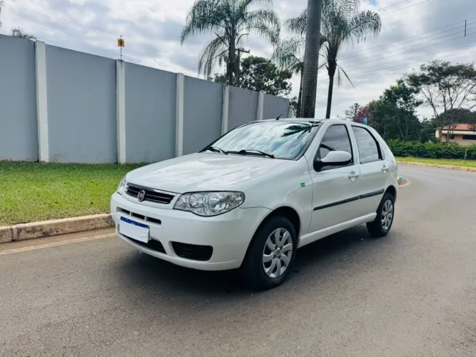 Fiat Palio Celebration 1.0 Fire Flex 8V 4P 2015