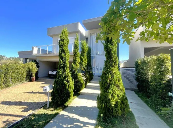 CASA MOBILIADA para VENDA ou LOCAÇÃO com 4 SUITES, PISCINA, ÁREA GOURMET em CONDOMÍNIO CLU