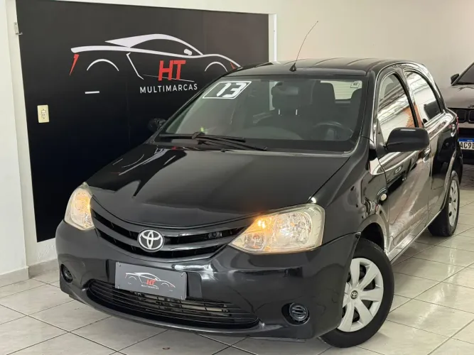 Toyota Etios X 1.3 Flex 16V 5P Mec. 2013