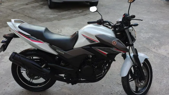Moto Impecável - Pronta para Rodar