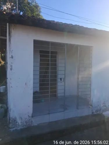 Vende-se duas casas conjugadas em nova descoberta
