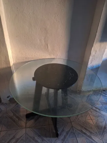 Mesa para 4 cadeiras tampo de vidro