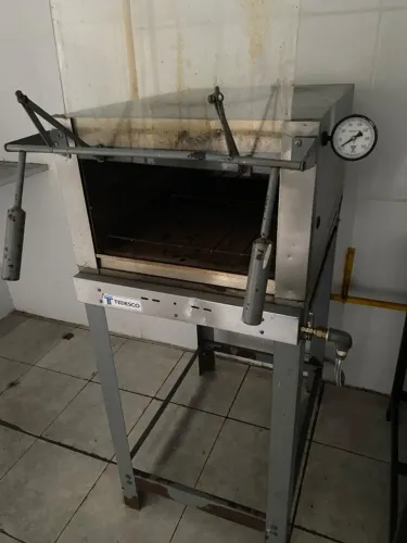Forno com Pedra refletiva com Termômetro e cavalete
