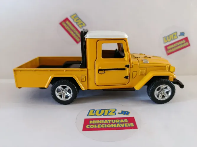 Carrinho escala 1/32 - Toyota