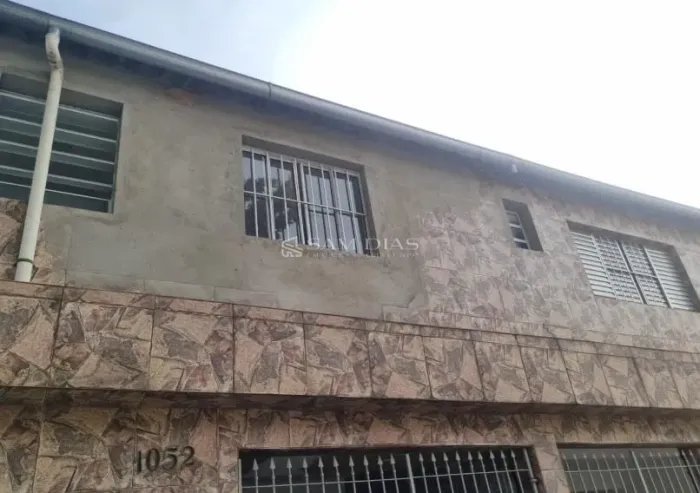 Casa para Locação com 2 Dormitórios, Sendo 1 Suíte, Sala, Cozinha e Quintal no Jardim das 
