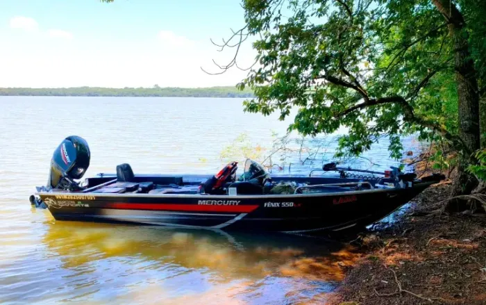 Fênix 550 LX - Mercury 60hp 4t - Garmin Striker 7SV - Minn Kota 55lb Âncora -Conjunto 2025