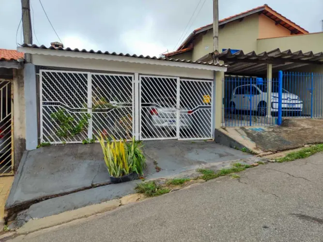 Casa de rua : / Residencial / Jardim Nardin
