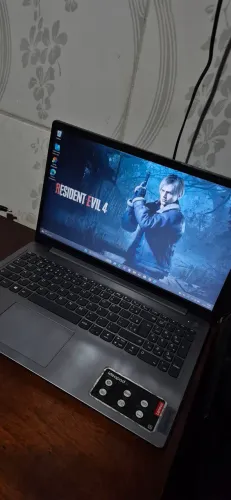 Notebook Lenovo<br>Ideapad i3<br>4GB memória <br>256Gb ssd<br>3 anos de uso em bom estado