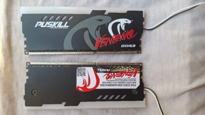 Memória RAM RGB DDR3 8Gbx2 1600Mhz