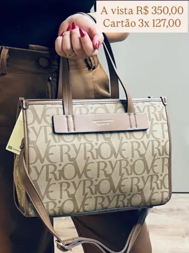 Bolsas femininas sofisticadas para mulheres elegantes e sofisticadas.