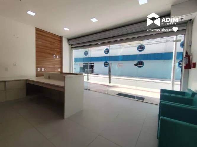 Aluguel anual: Sala comercial de 180m² no centro de Balneário Camboriú