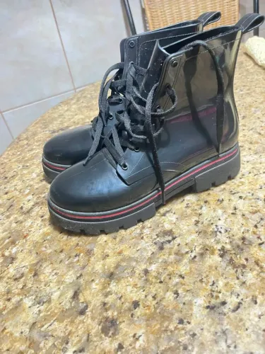 Bota de borracha tamanho 33/34