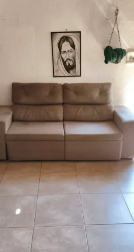 Sofá retrátil lindo super conservado
