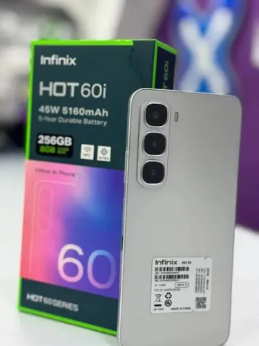 Smartphone Infinix Hot 60i 8 Ram/256 Armazenamento (Lacrado)