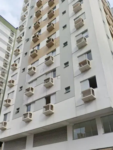 Apartamento (Padrão), com 2 quartos e 1 banheiros à Venda, 60 m² em Criciúma/SC