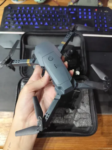 Mini Drone Dobrável com Controle e Maleta (Seminovo)