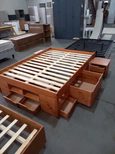CAMA DE CASAL MULTIFUNCIONAL DE MADEIRA MACIÇA COM 6 GAVETAS - R$ 2.270 À VISTA Cama de c