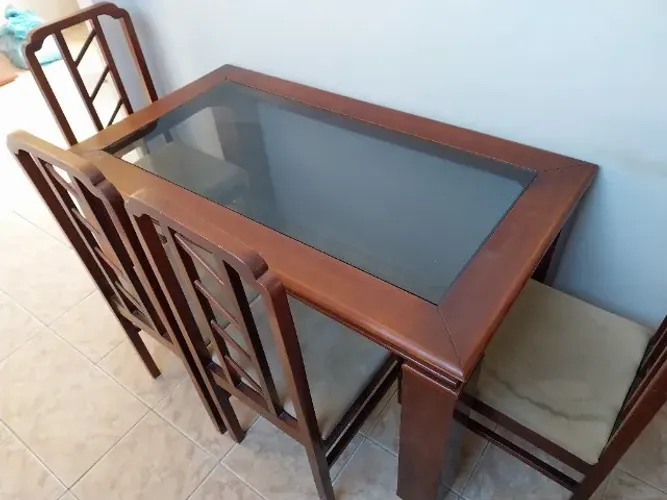 Doação de Conjunto de mesa de jantar e mesa de centro e canto e Rack