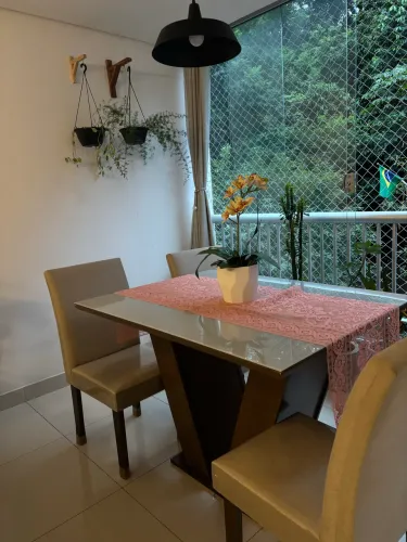 Conjunto mesa de jantar + 4 cadeiras (off whrite) 120x90cm