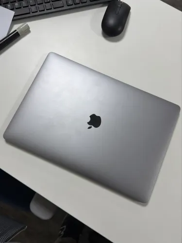MacBook Pro 15? I7 Touchbar - 2019
