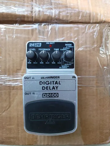 Pedal Delay Behringer