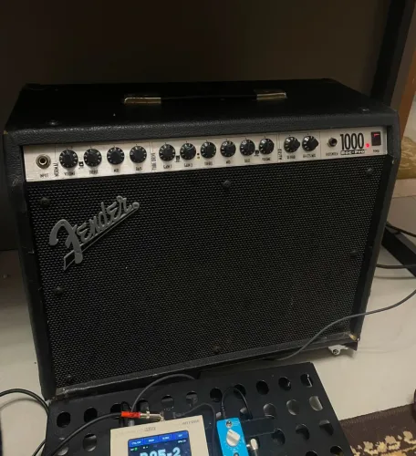Fender Roc Pro 1000