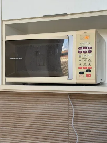 Forno microondas Brastemp 30l em perfeito estado de funcionamento